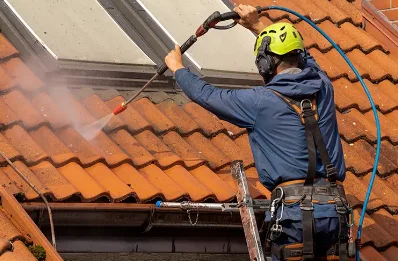 Démoussage et hydrofuge de toiture à Étival